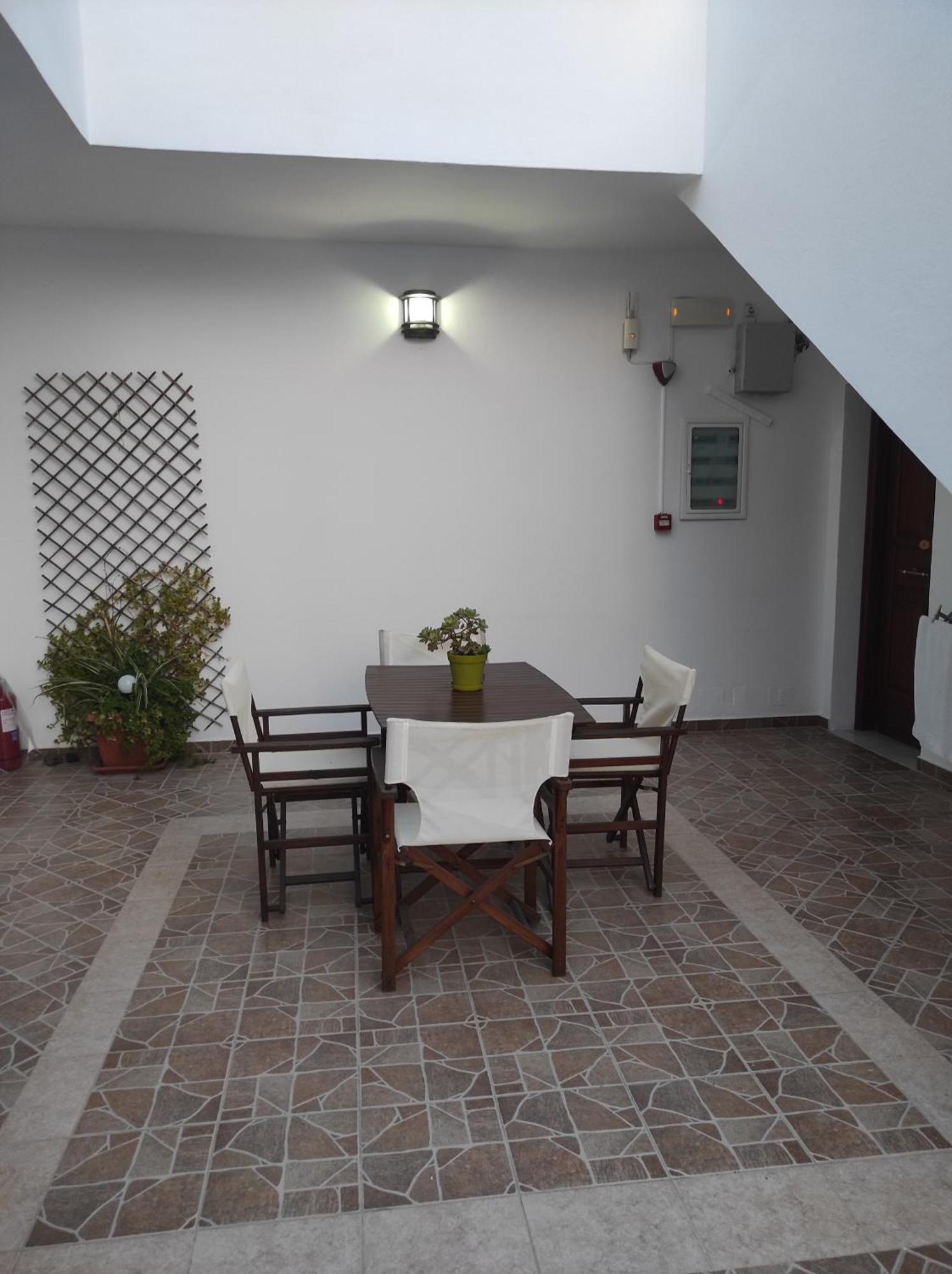 Vythos Apartment Adamantas (Milos)